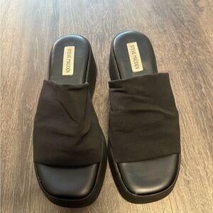 Steve Madden SLINKY30 Platform Sandals